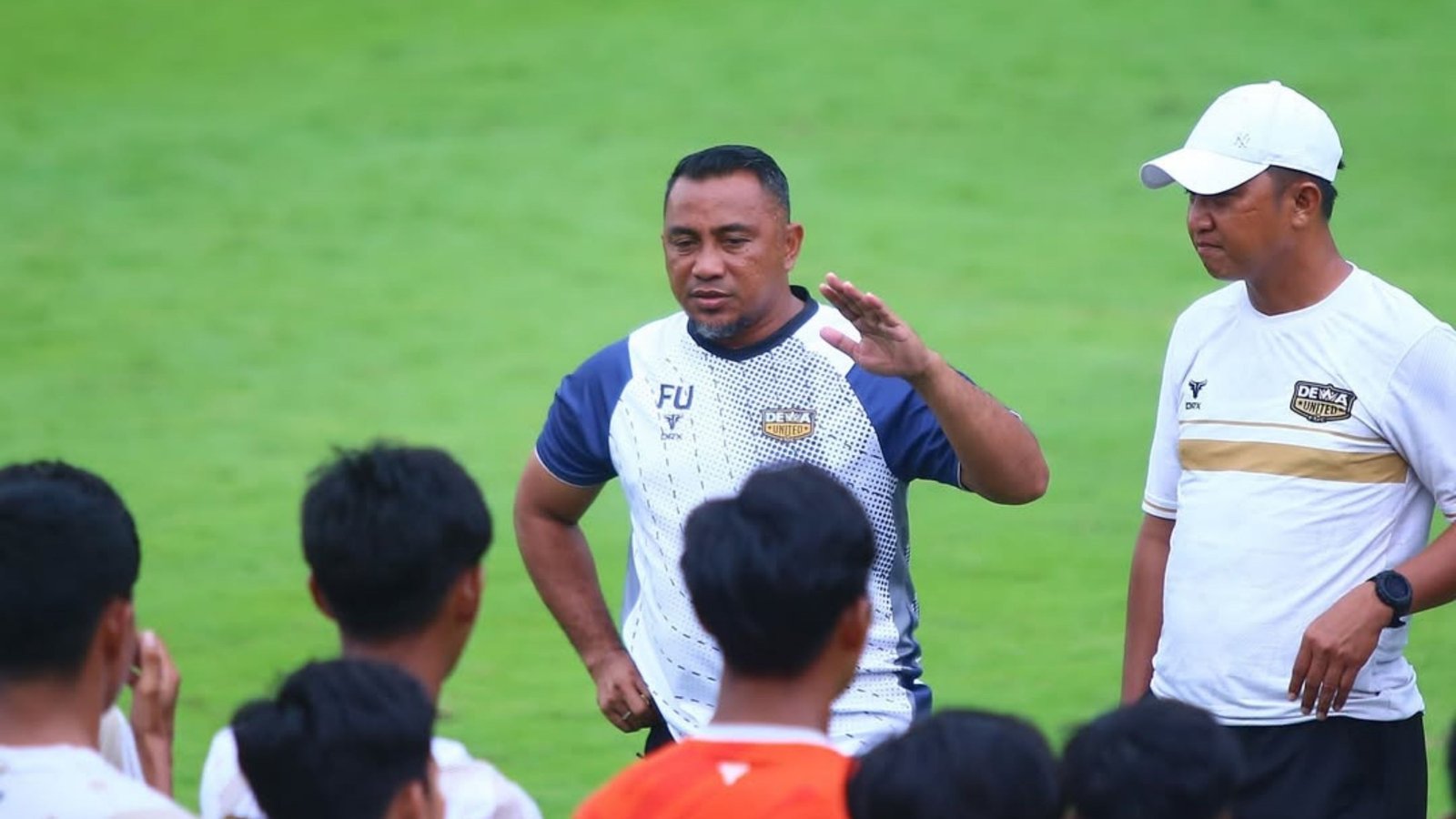Hadapi Mantan Klub, Firman Utina Tanggapi Tekanan yang Mungkin Terjadi pada Nick dan Edo